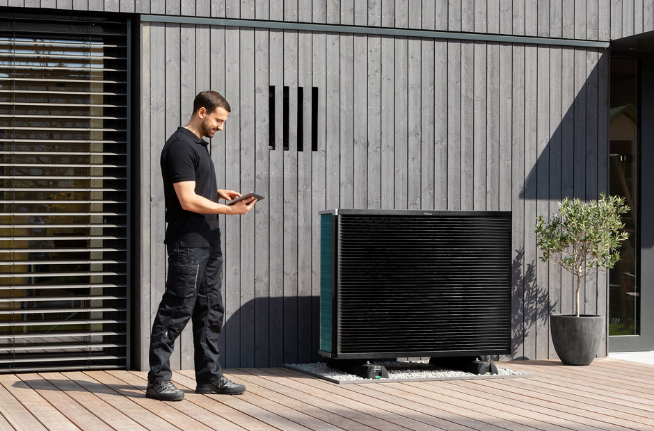 Instalater sa Daikin Altherma vanjskom jedinicom